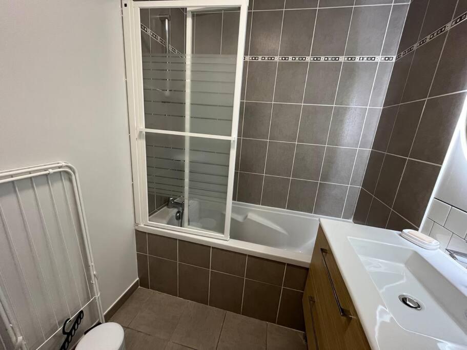 Dahlia, Appt Cosy Avec Parking Et Balcon Apartment Caen Exterior foto